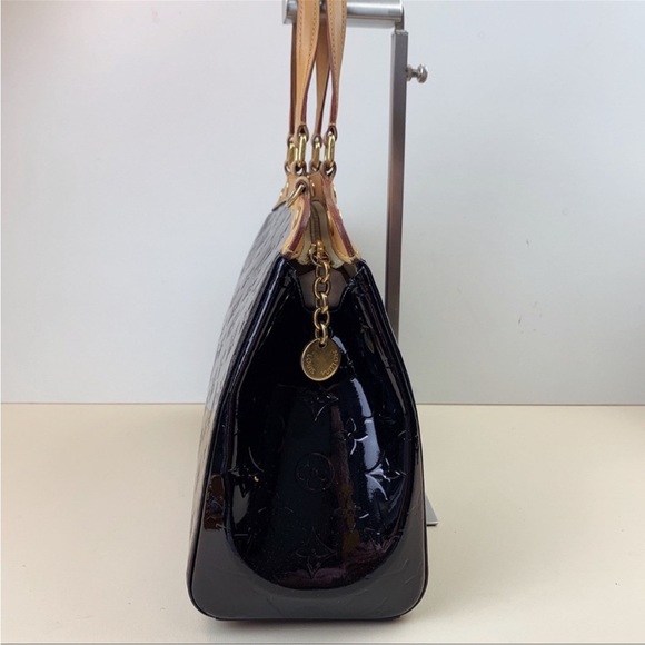 LOUIS VUITTON / Black Vernis MM
(AUTHENTIC) - Picture 3 of 15